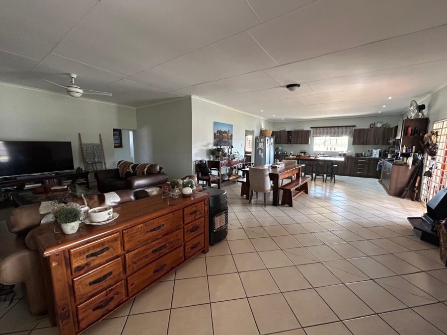 8 Bedroom Property for Sale in Swartruggens North West